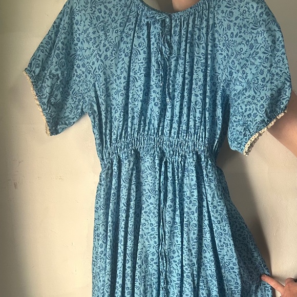 Super Cute Dresses Scripted Azure Abilene Dress - Picture 1 of 3